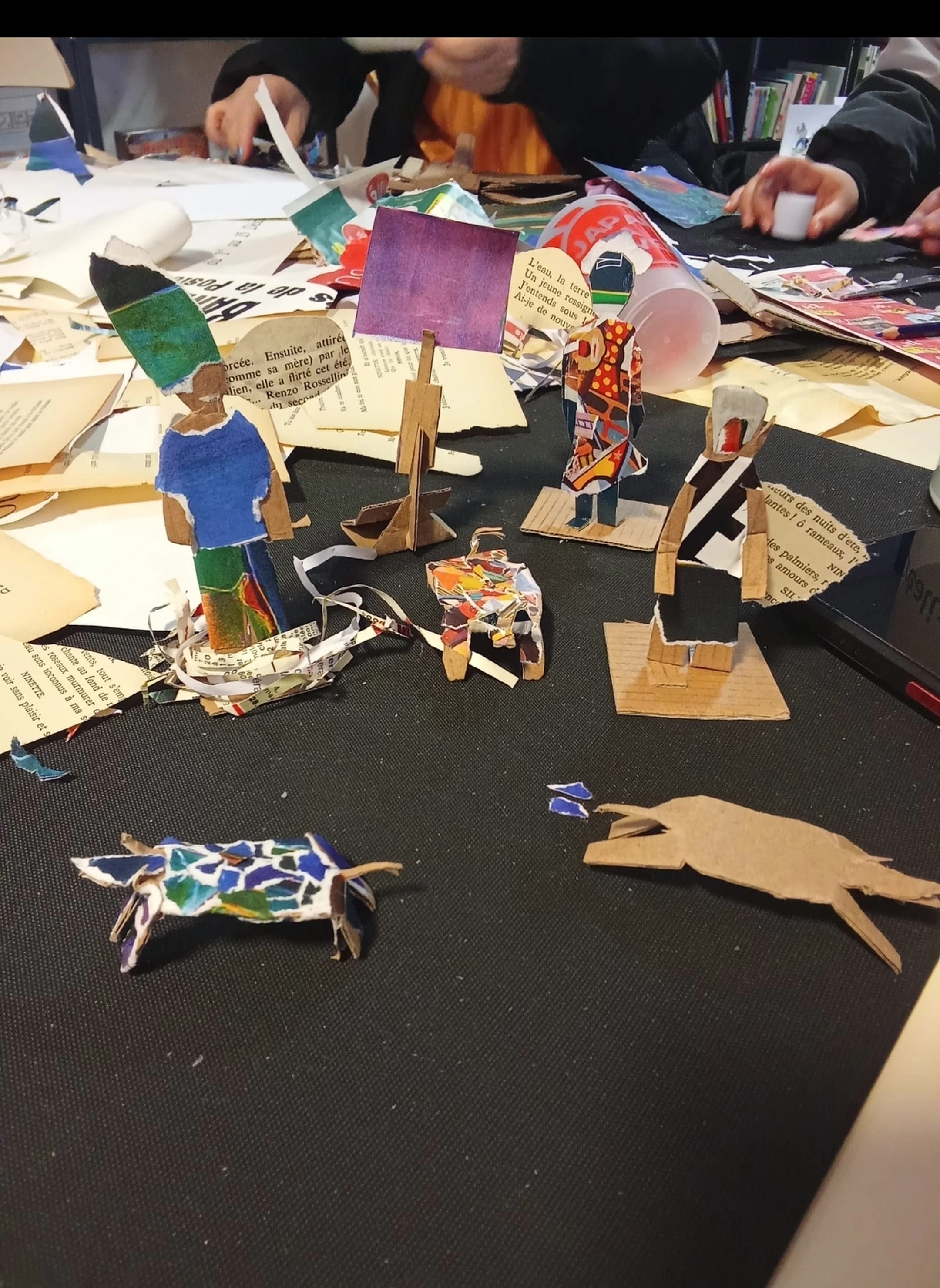 Créations réalisées pendant un atelier collage